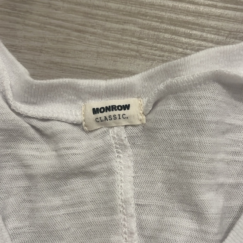 Monrow Women’s Basic White Tee - image 2